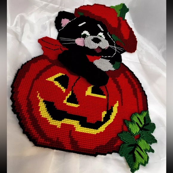 Halloween Needlepoint Plastic Canvas Pumpkin Black Cat Decor Jack-O-Lantern